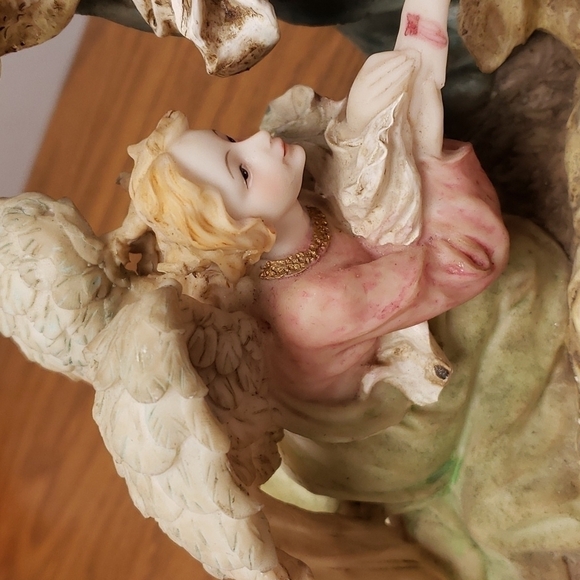 DMB Collections Resin CHRIST WITH ANGELS 13W x 7.5H - Picture 7 of 12